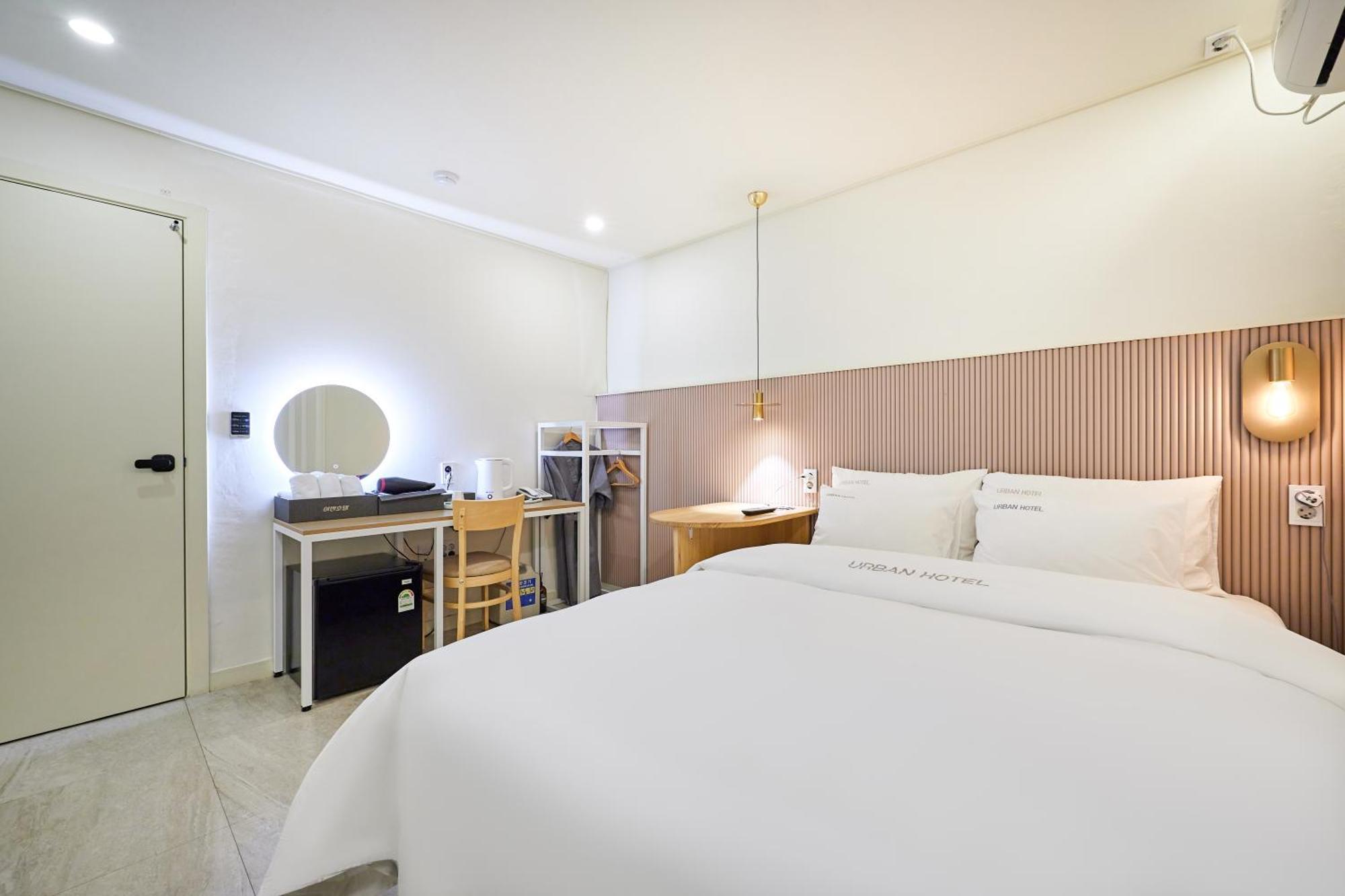 Urban Hotel Pyeongtaek Exteriör bild