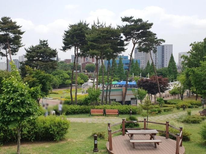 Urban Hotel Pyeongtaek Exteriör bild